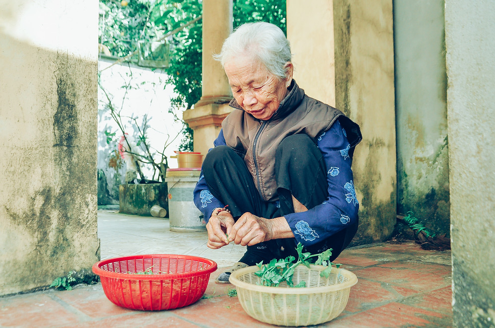 Elderly Squat
